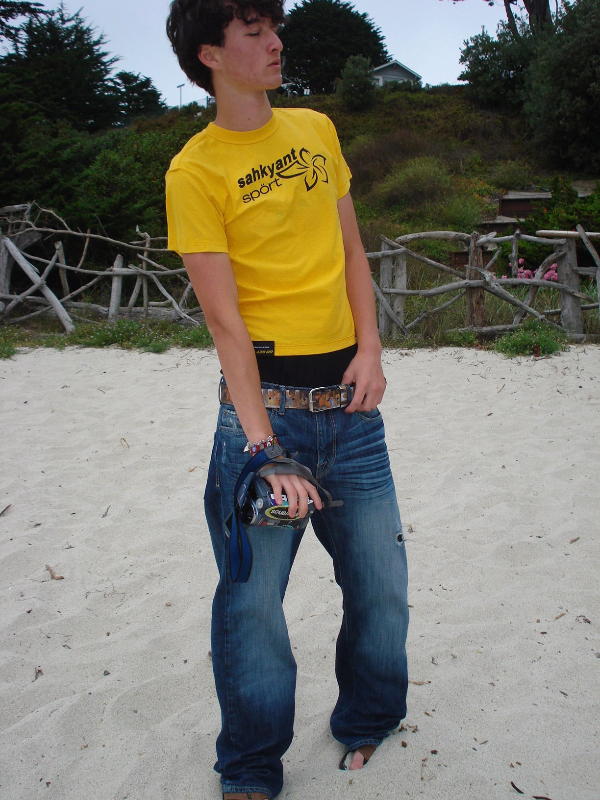 2000 tee [yellow]