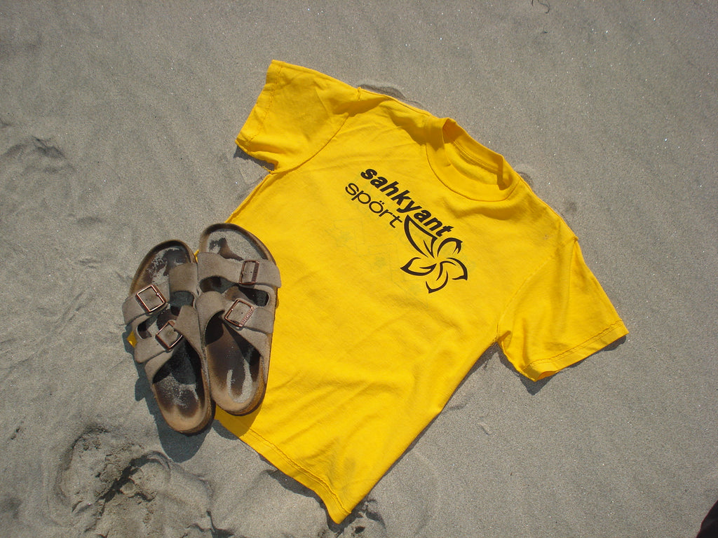 2000 tee [yellow]