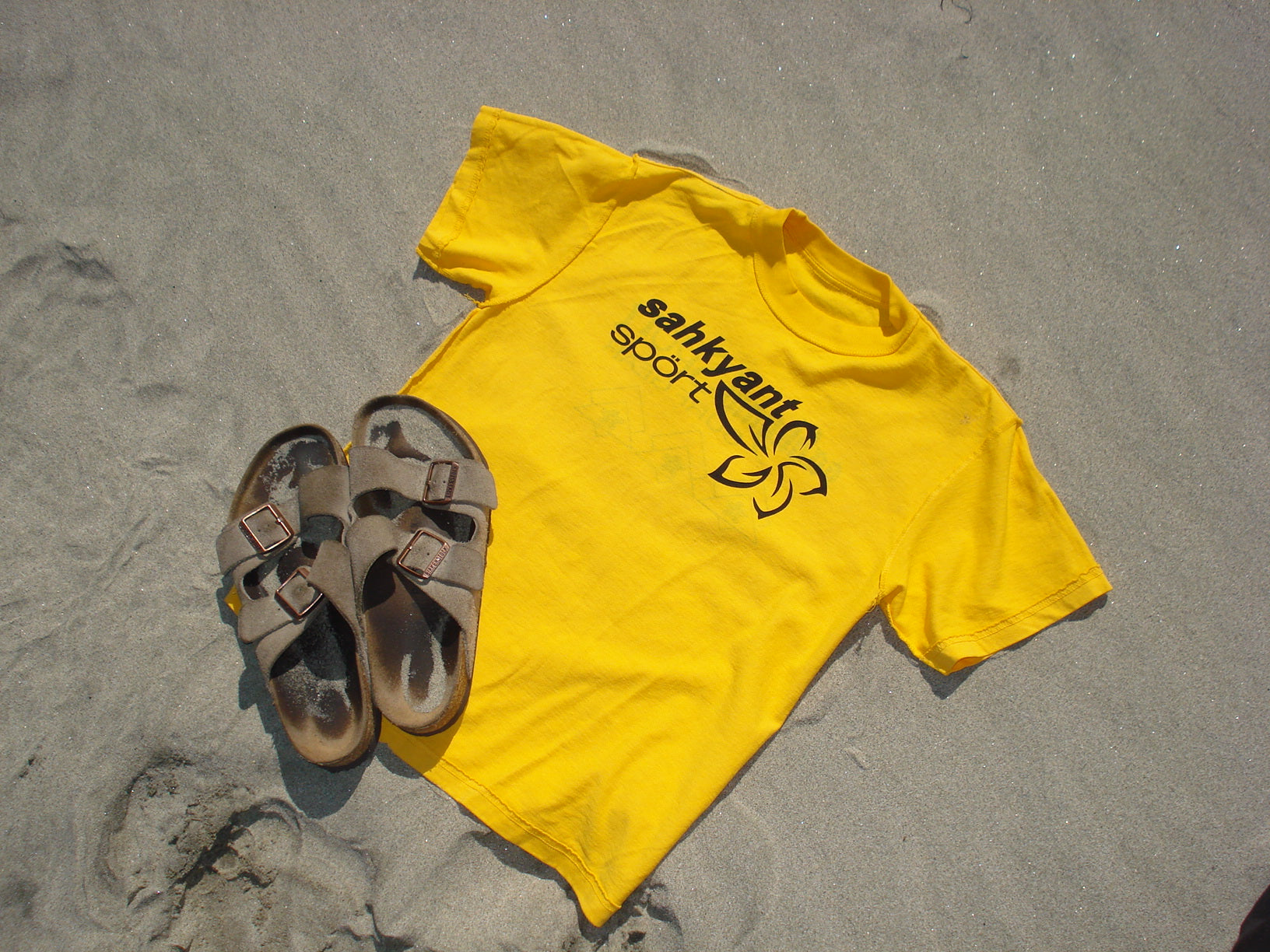 2000 tee [yellow]