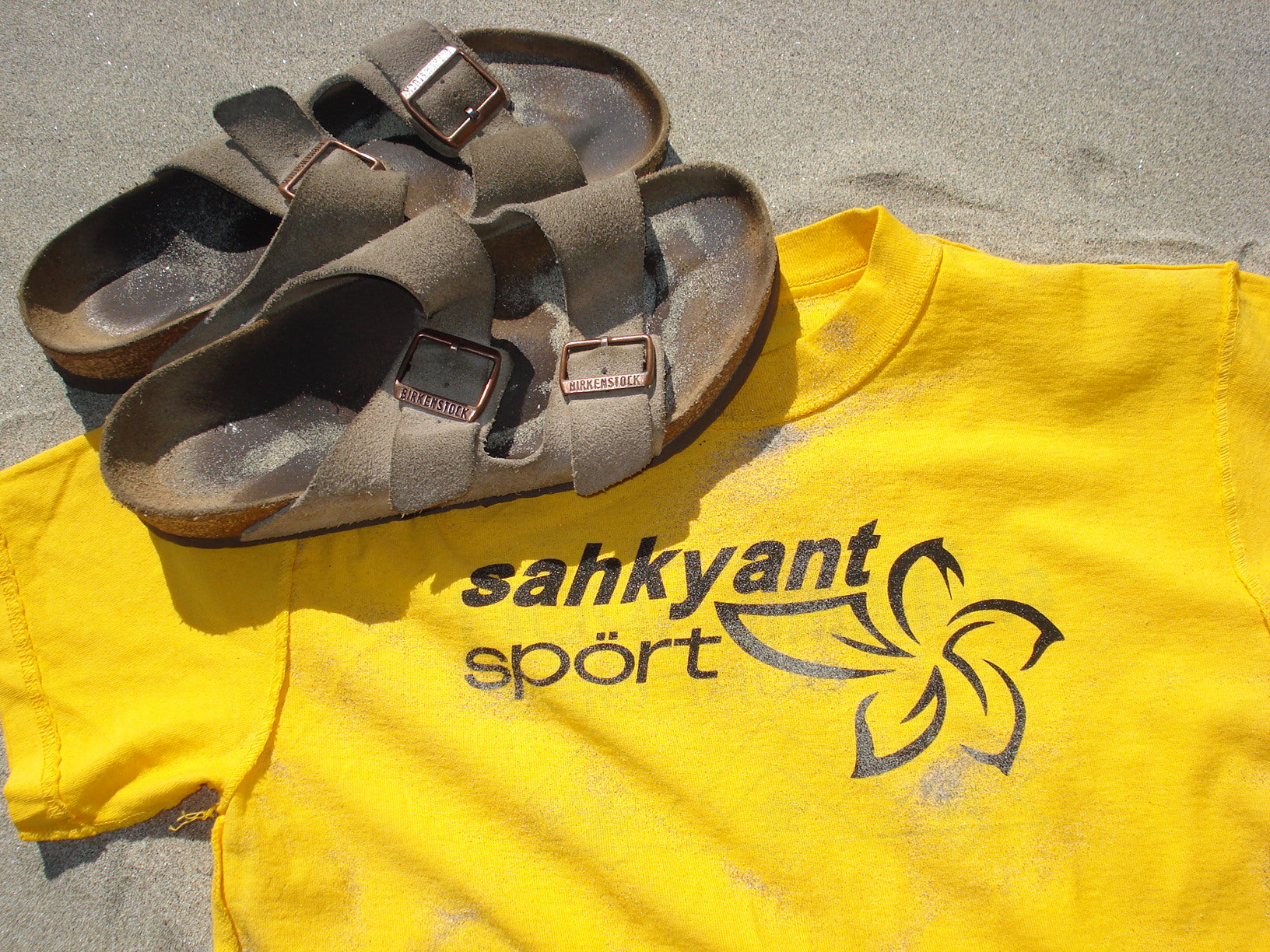 2000 tee [yellow]