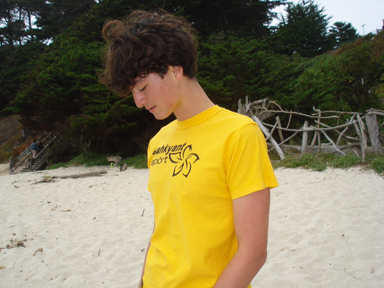 2000 tee [yellow]