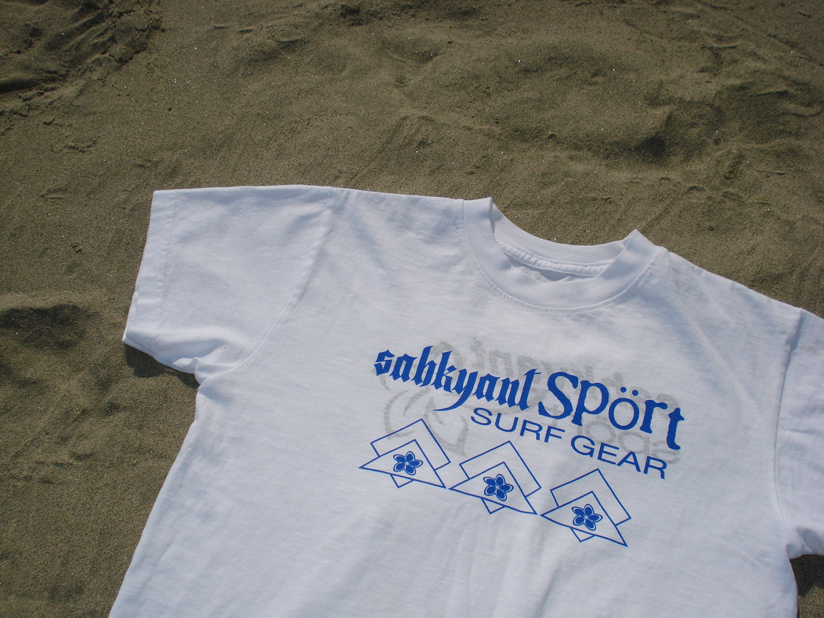 2000 tee [white]