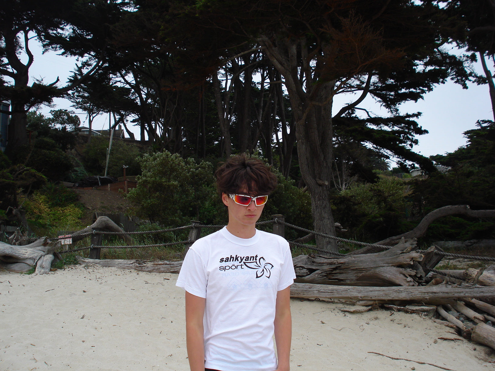 2000 tee [white]