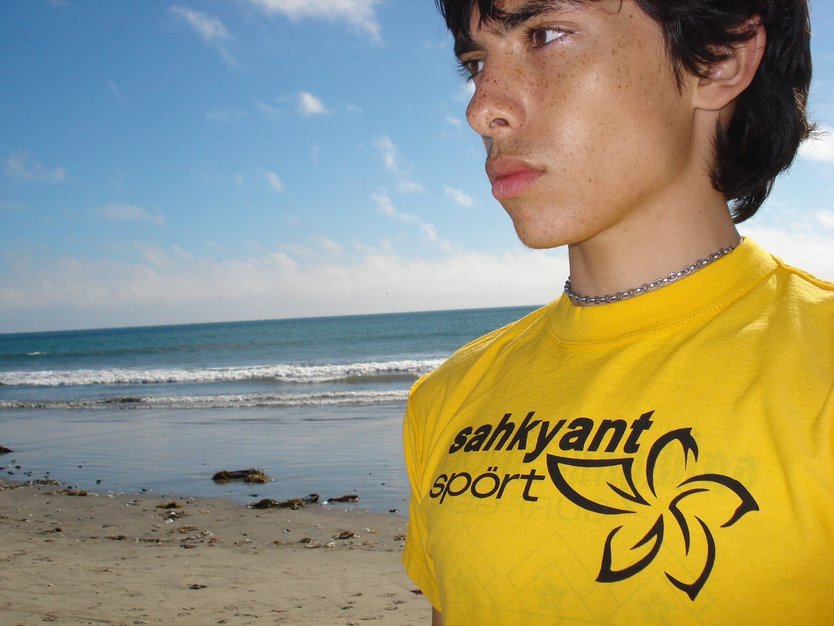 2000 tee [yellow]