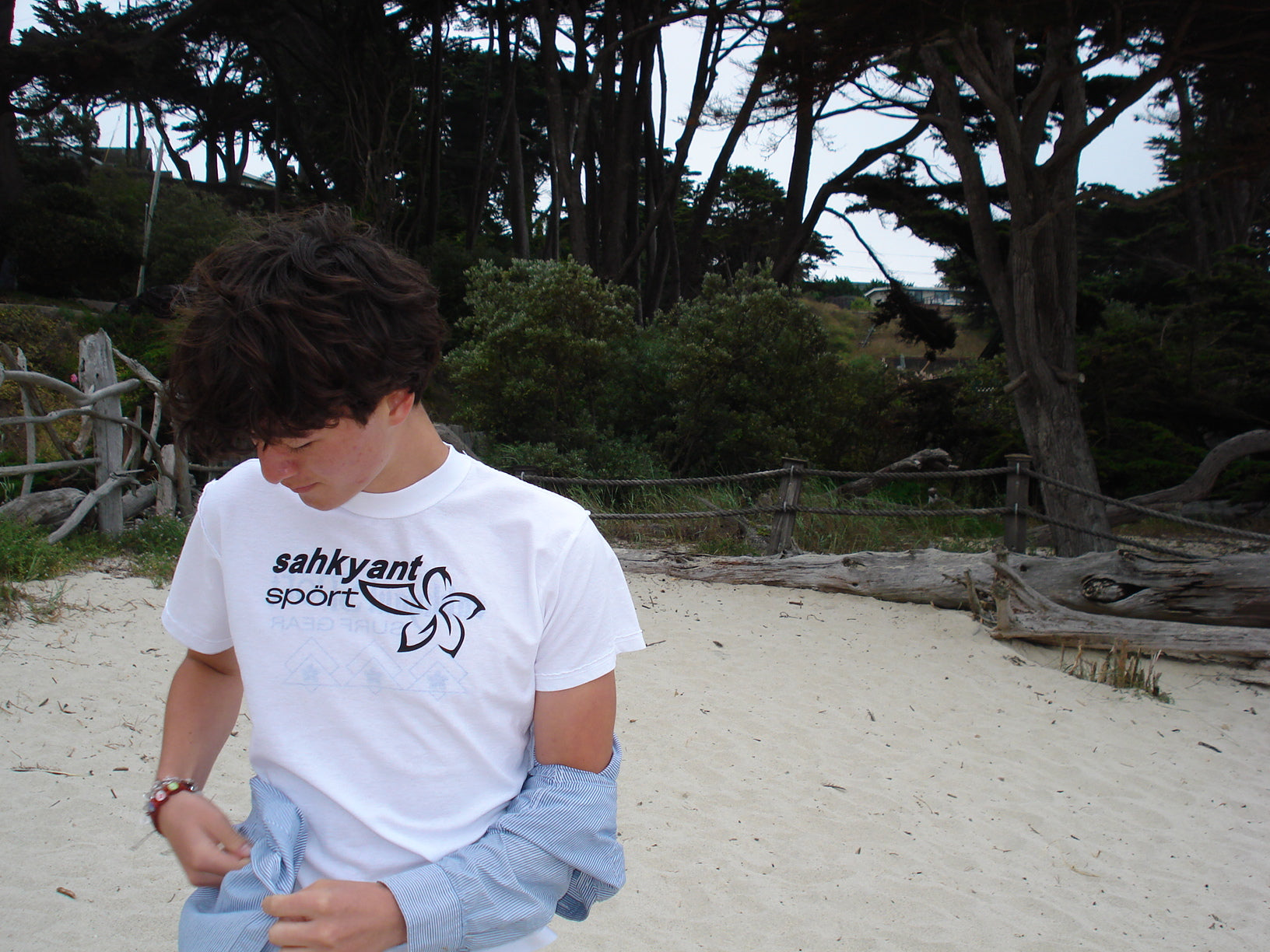 2000 tee [white]
