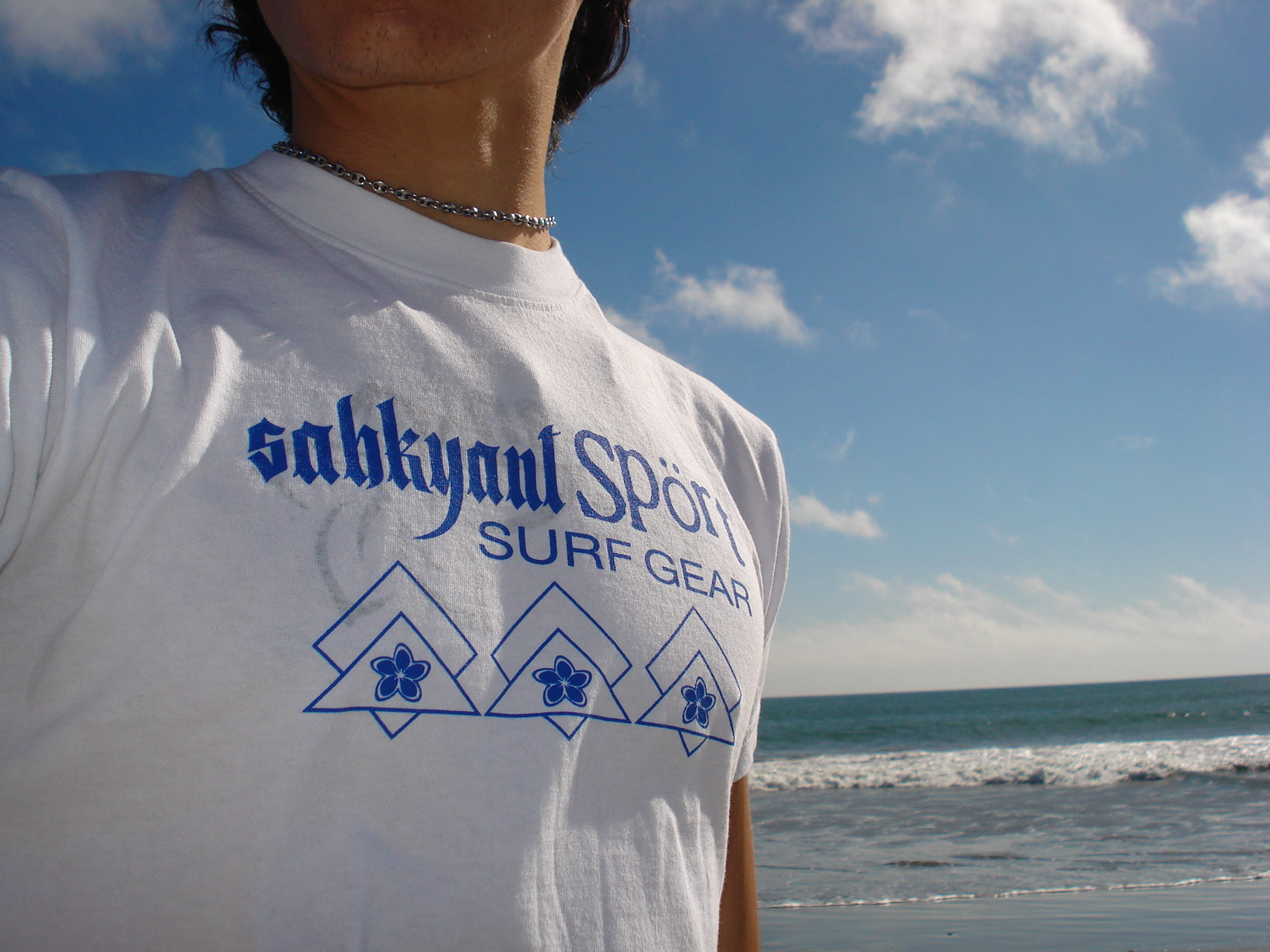 2000 tee [white]