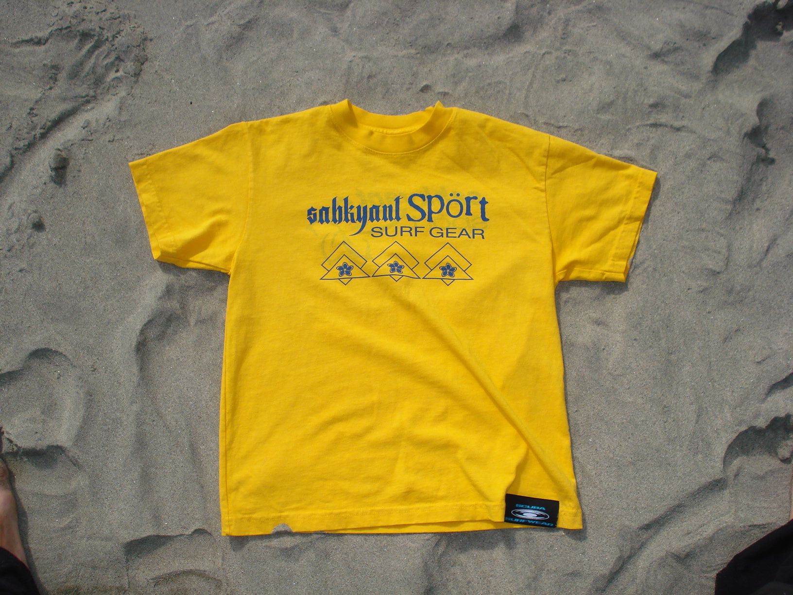 2000 tee [yellow]