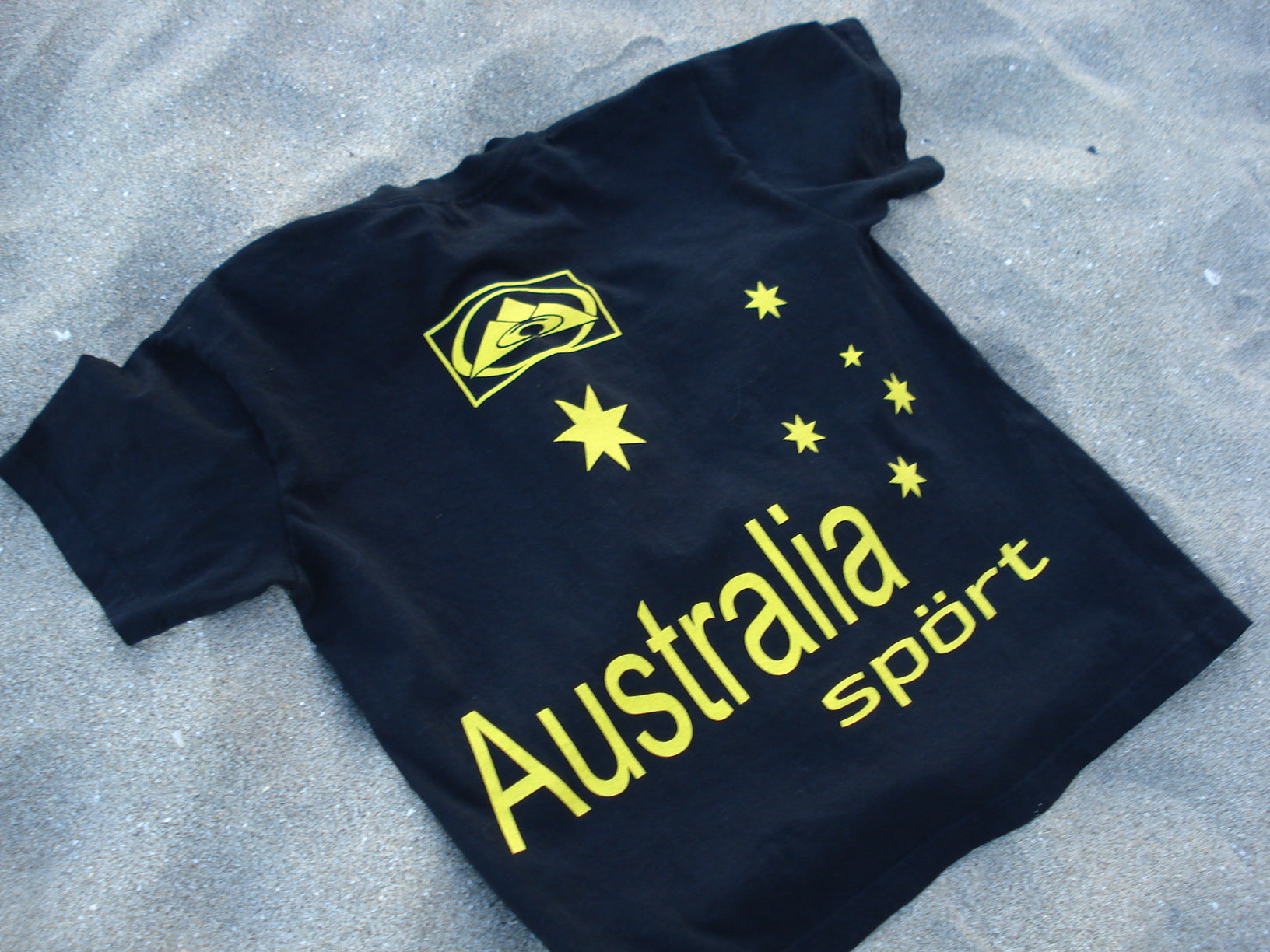 straya tee